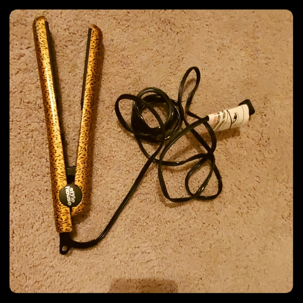 Flat Iron/ Straightener